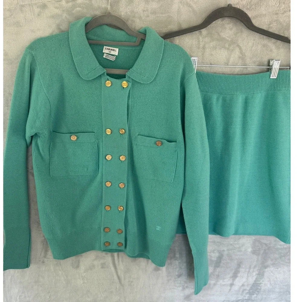 Chanel Vintage Cashmere Skirt Suit Teal Green Gold CC Buttons Scotland Sz 8 10